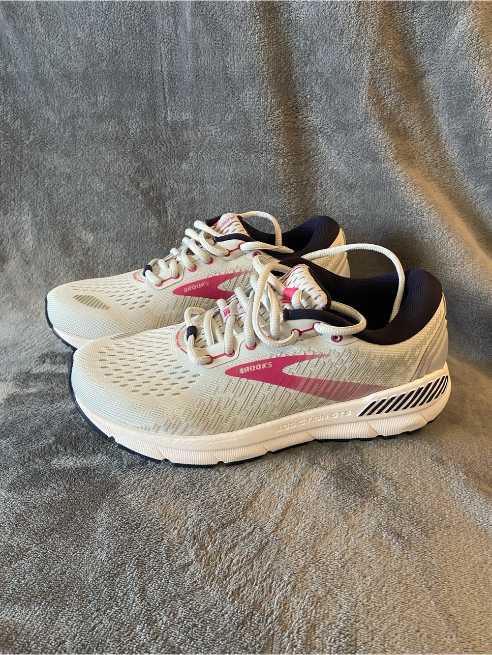 Brooks Women’s Addiction GTS 15 running shoes
